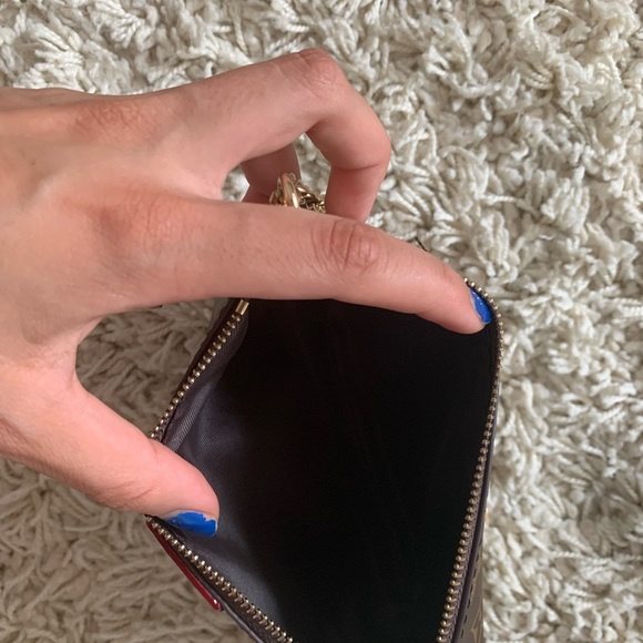 F*KE LV BAG SET. Like new, no scratches,marks,or any signs of wear! - Picture 9 of 9